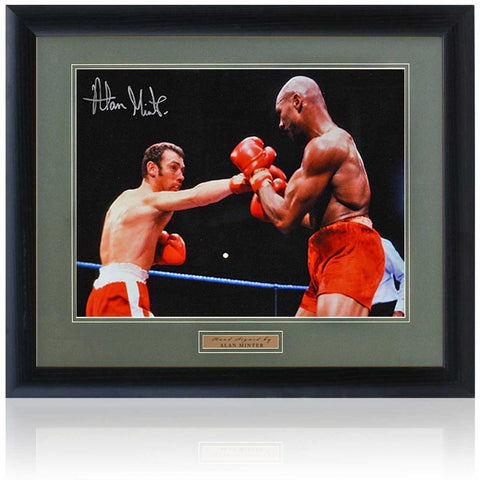 Alan Minter Boxing Legend Hand Signed 16x12'' Photograph AFTAL COA